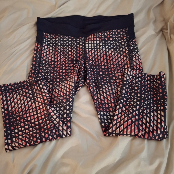Under Armour Women's Navy and Red Patterned Leggings - Picture 6 of 6